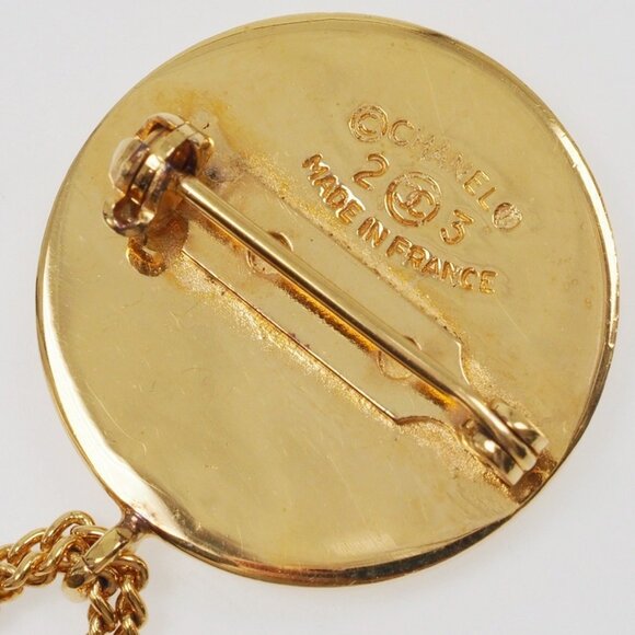 CHANEL Vintage Gold Brooch - Picture 3 of 4
